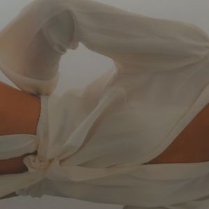 Abercrombie Soft light white blouse